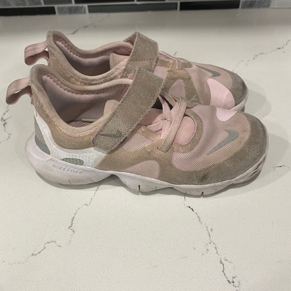 Kids Nike - Picture 2 of 3